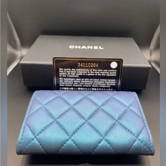 ❌SOLD❌ Iridescent Lambskin Quilted Small Compact Wallet Turquoise/Lavender Tones - Picture 3 of 10